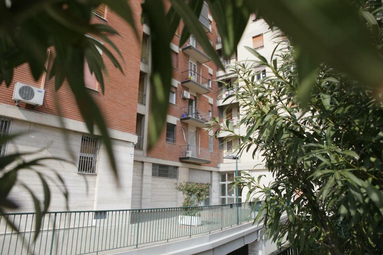 Soleluna Fiera 6 Rooms Bologna Exterior photo