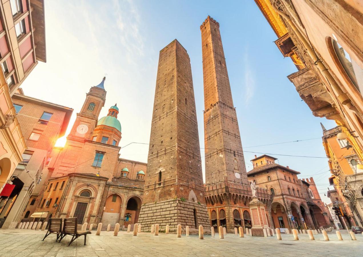 Soleluna Fiera 6 Rooms Bologna Exterior photo