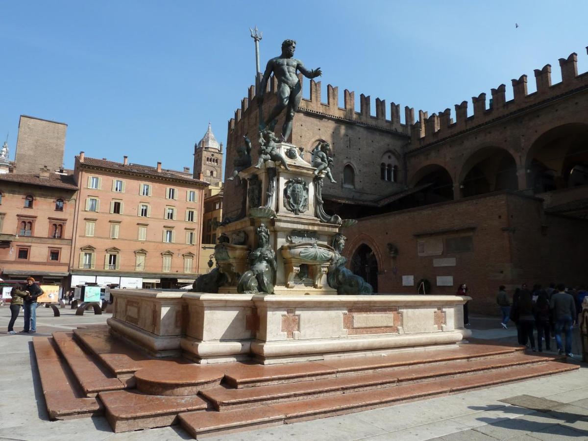 Soleluna Fiera 6 Rooms Bologna Exterior photo