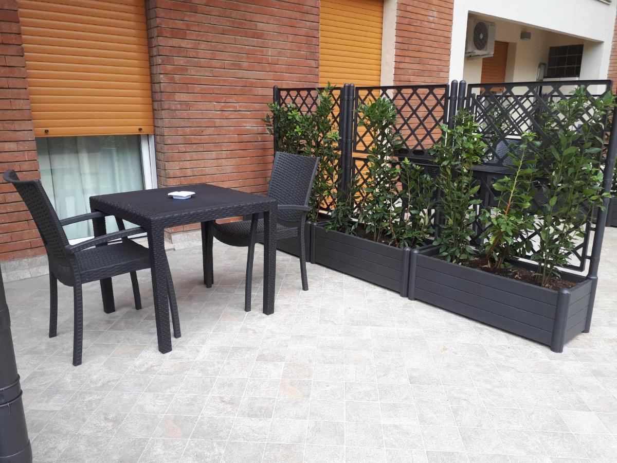 Soleluna Fiera 6 Rooms Bologna Exterior photo